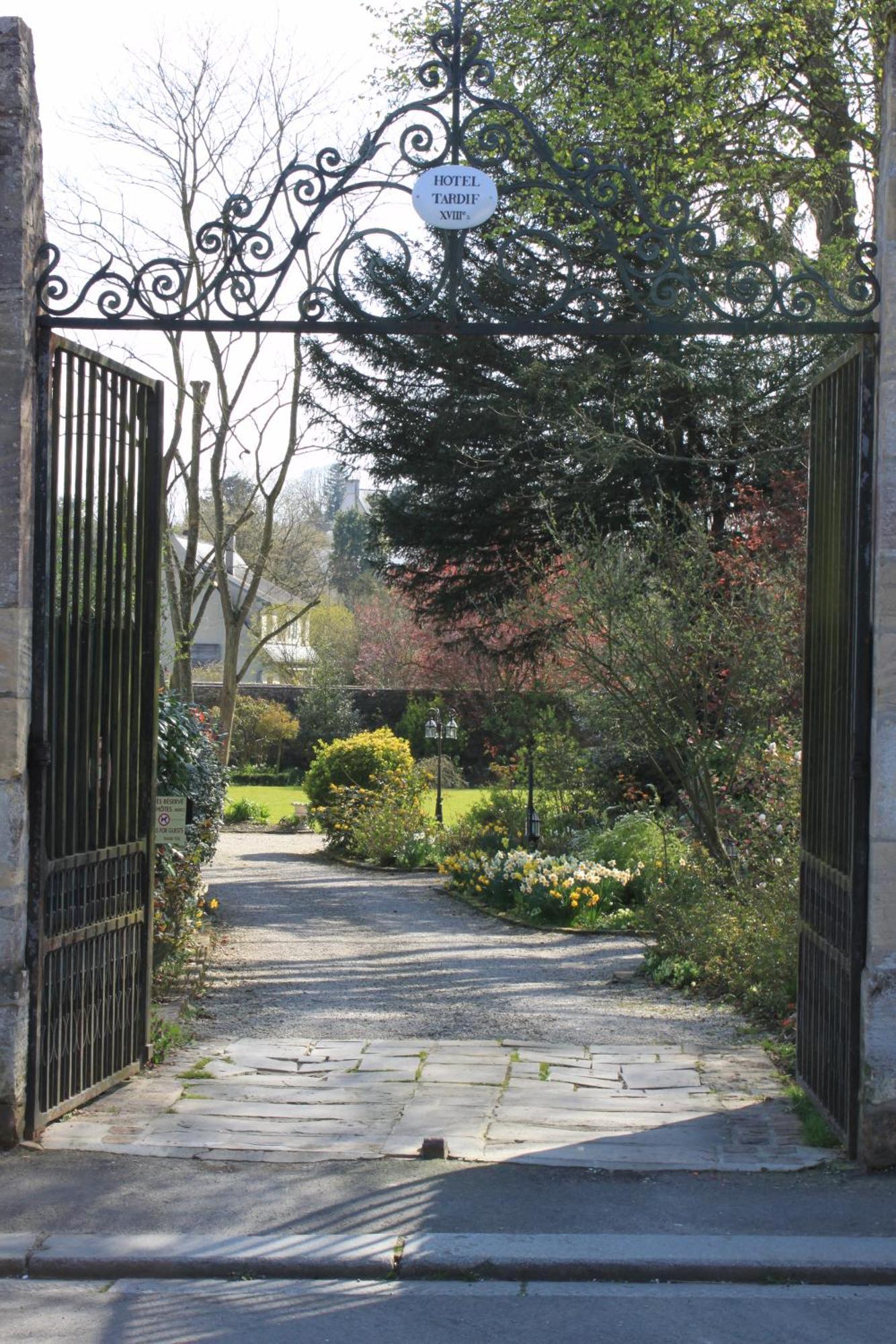 Le Tardif, Noble Guesthouse Bayeux Buitenkant foto